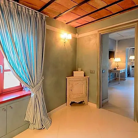 Relais Prato 5*