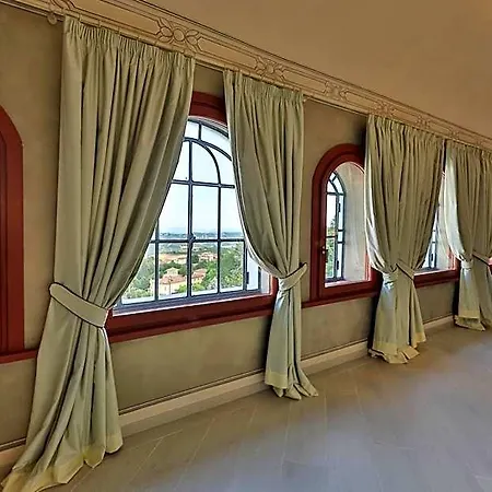 Relais Prato 5*